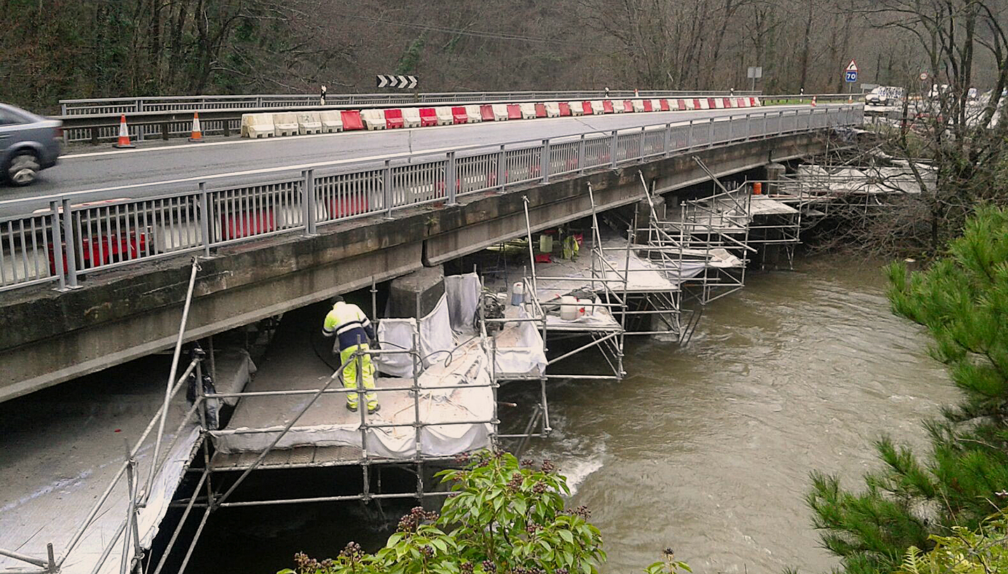 Refuerzo estructural tablero de puente