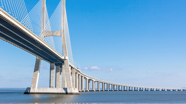 Puente Vasco da Gama